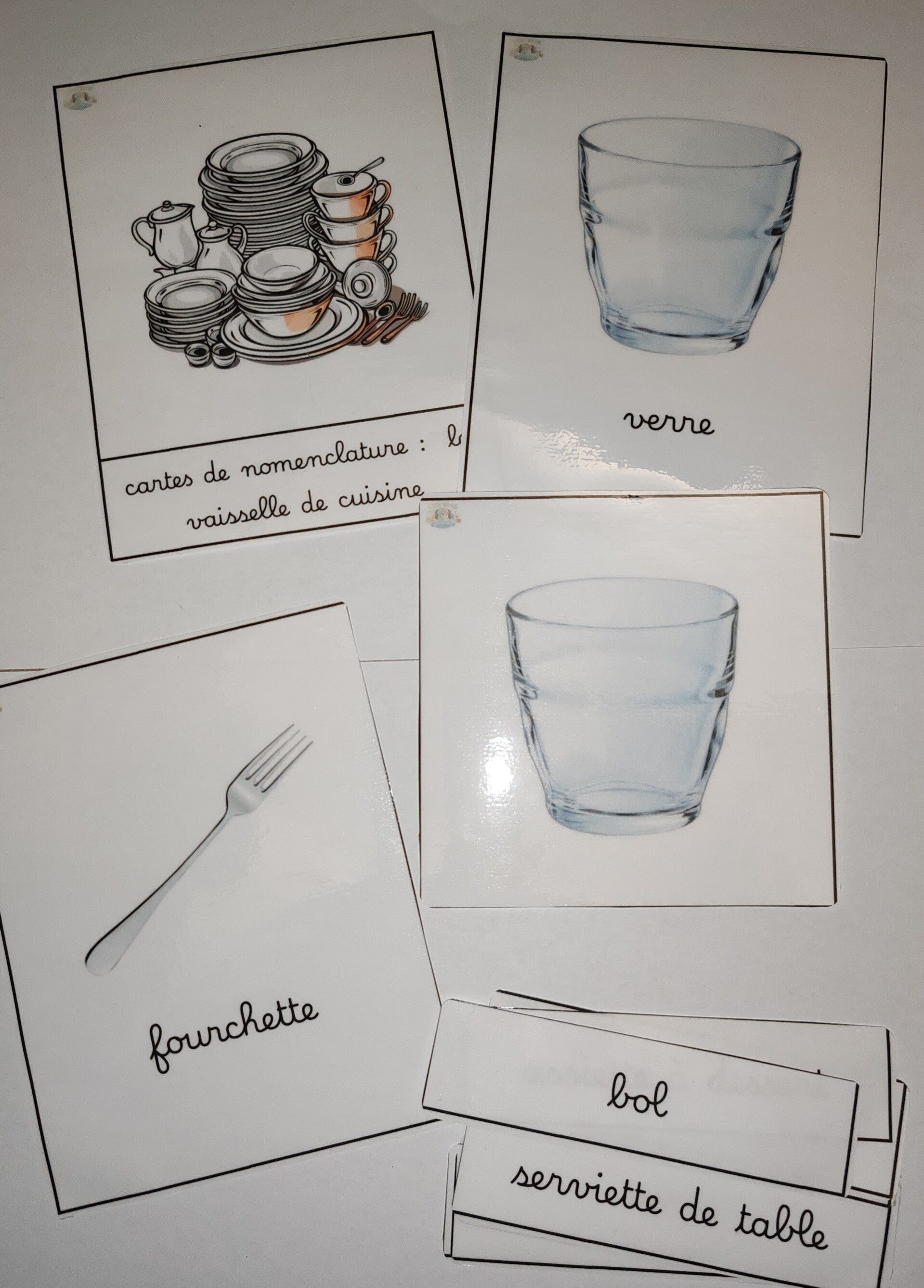 la vaisselle de cuisine écriture cursive