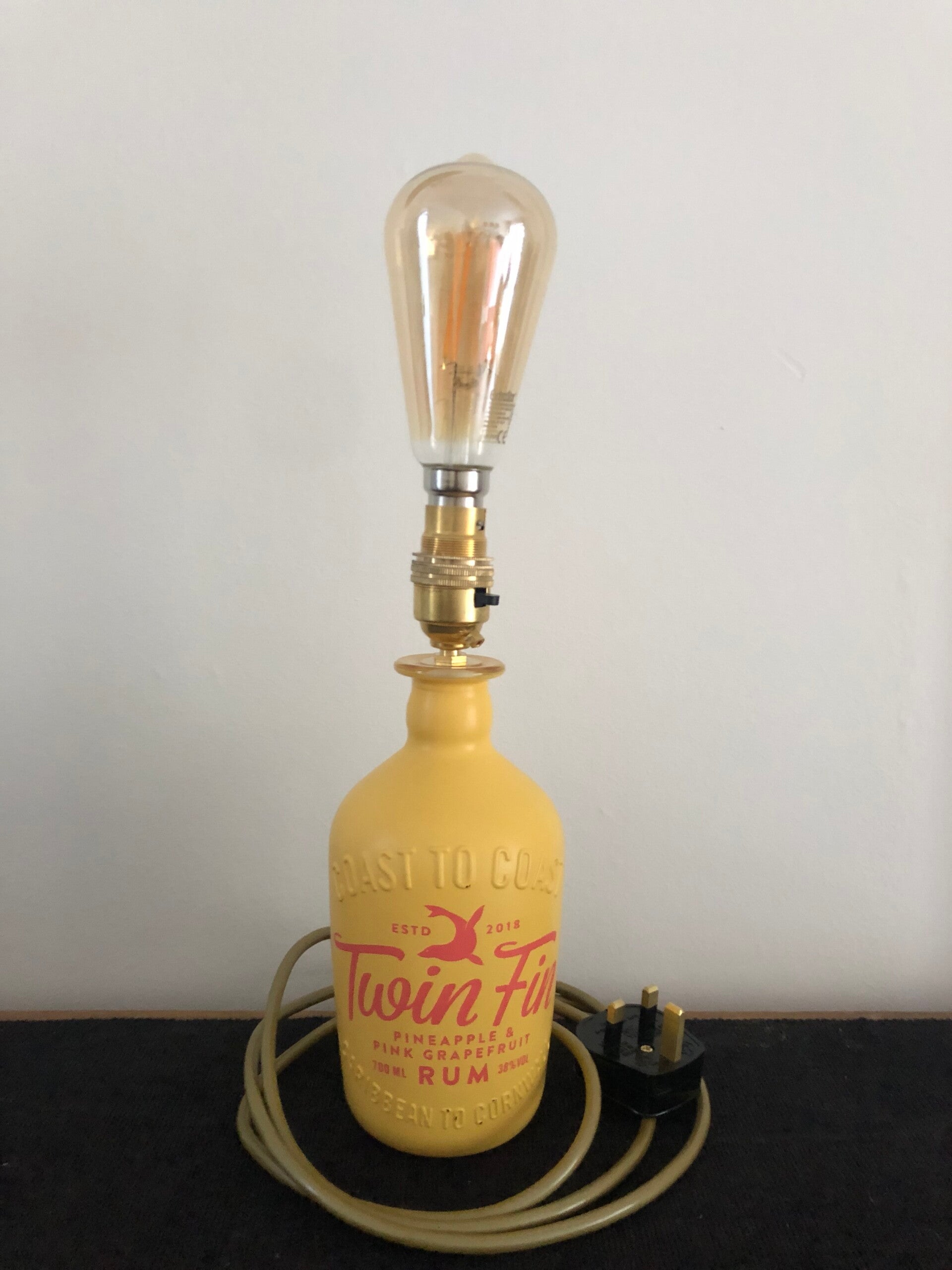 Twin Fin Table Lamp in Yellow
