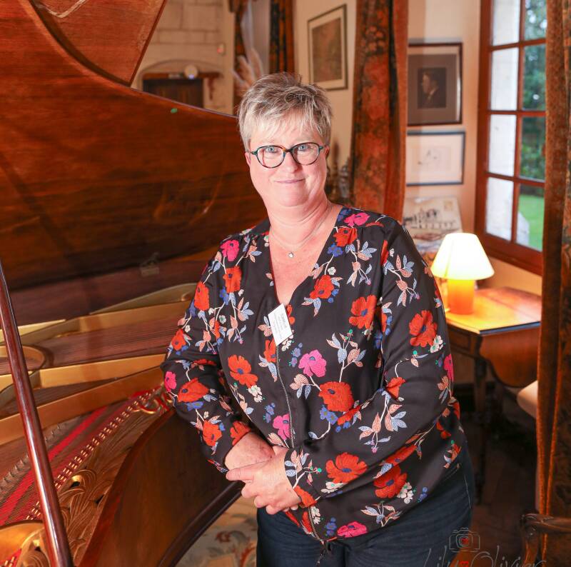 Isabelle Daens - Trésorière réseau Entreelles - Woof en Seine - Comportementaliste Canin - St Wandrille-Rançon