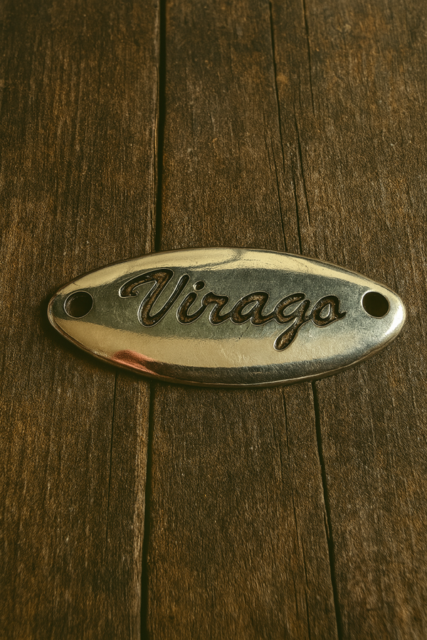 Metalen Plaatje "Virago" – Ovaal, Verchroomd (5 x 2 cm)