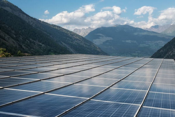 Bergische Terrains mit Solarfeldern