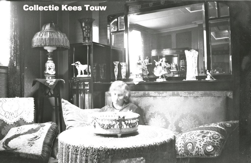 Interieurfoto van de roef van sleepschip Rosina van H. Ribbens