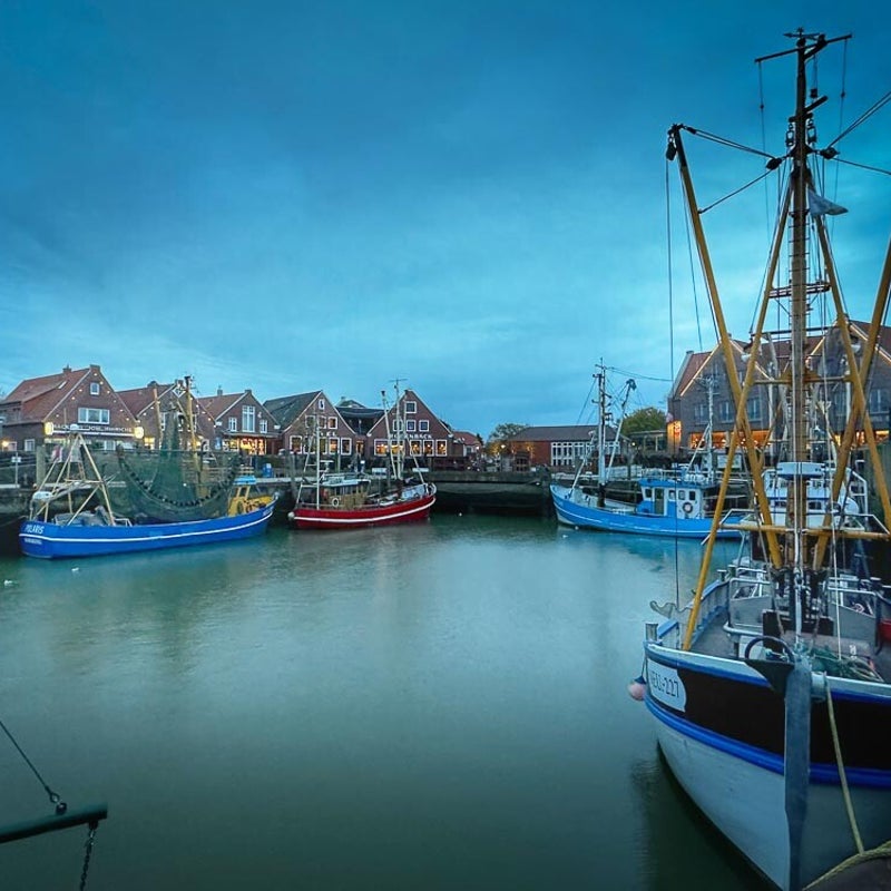 Neuharlingersiel Hafen