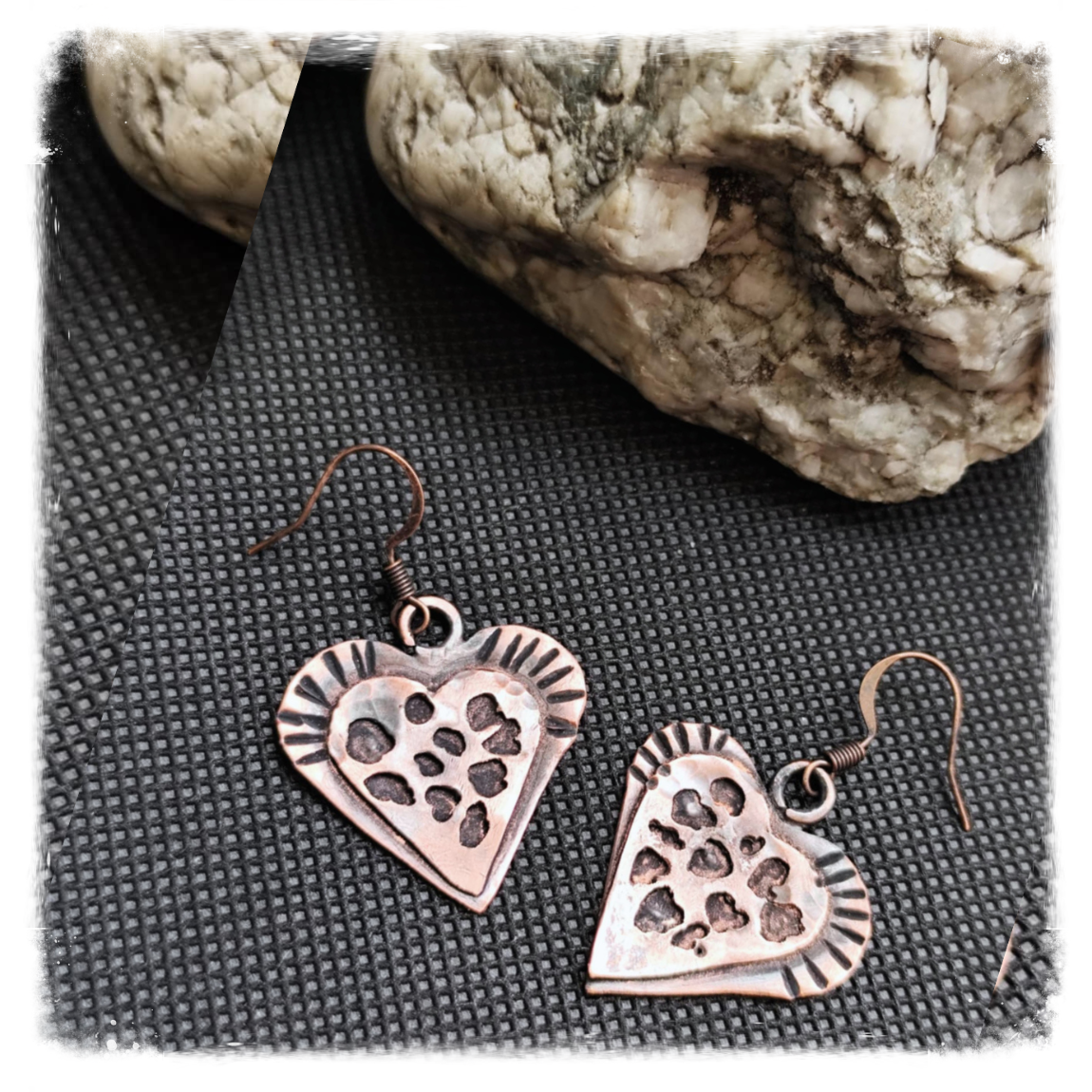 Heart copper earrings, hammered copper jewelry, handmade, unique design, gift for lovers