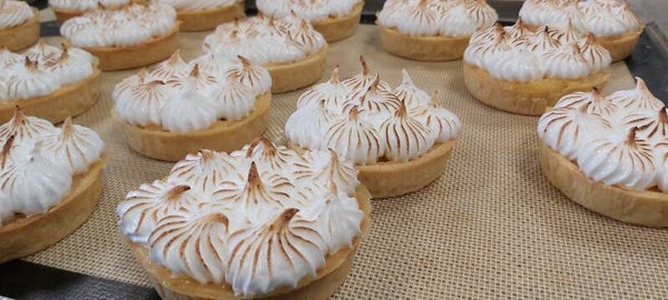 Merengue met lemon curd gebak