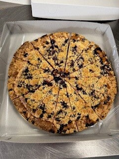 Bosbessentaart met gele room & kruimels – 14 royale punten