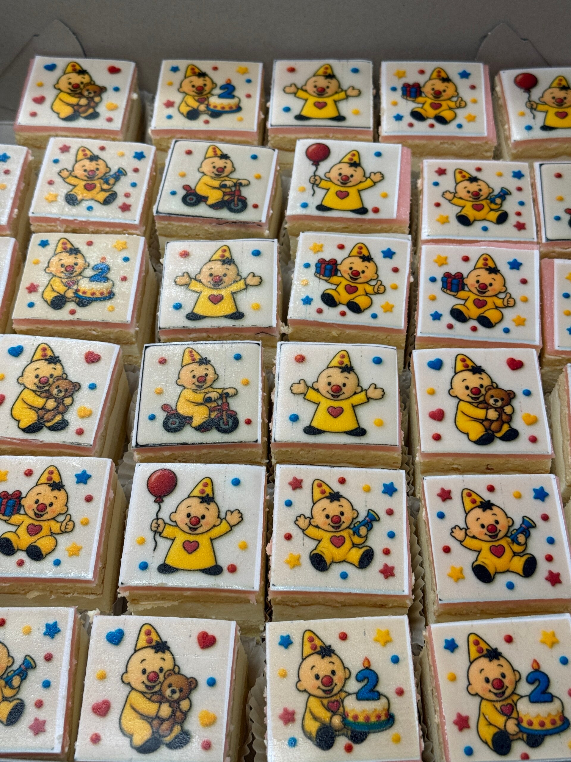 Petit fours met foto