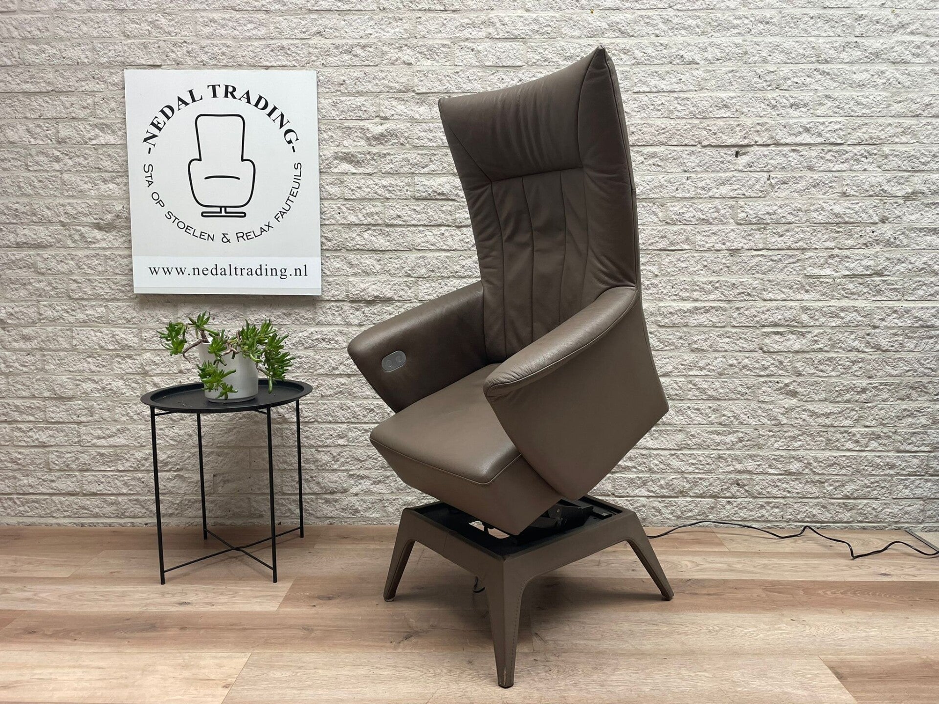 Sta op stoel, relax stoel Bacca staopstoel leren stoel