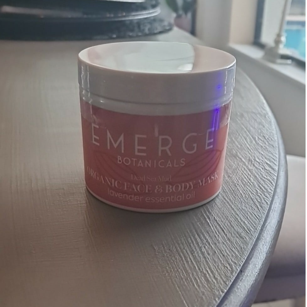 Emerge Botanicals dead sea mud Organic face & body mask