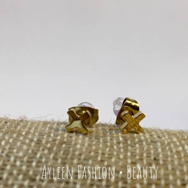 ZAG Bijoux- oorknop kruis Goud