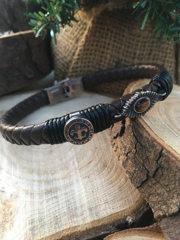 Bruine gevlochten armband met metalen accenten