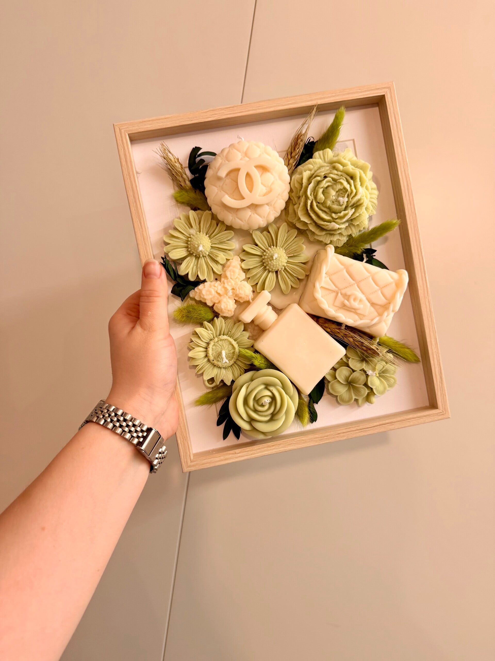 Gekaderd in kaarslicht