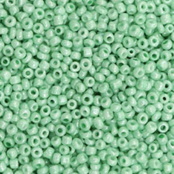 Rocailles 2mm Spring bud Green