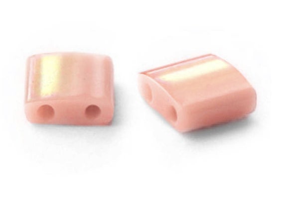 Miyuki tila 5x5mm Opaque luster tea rose