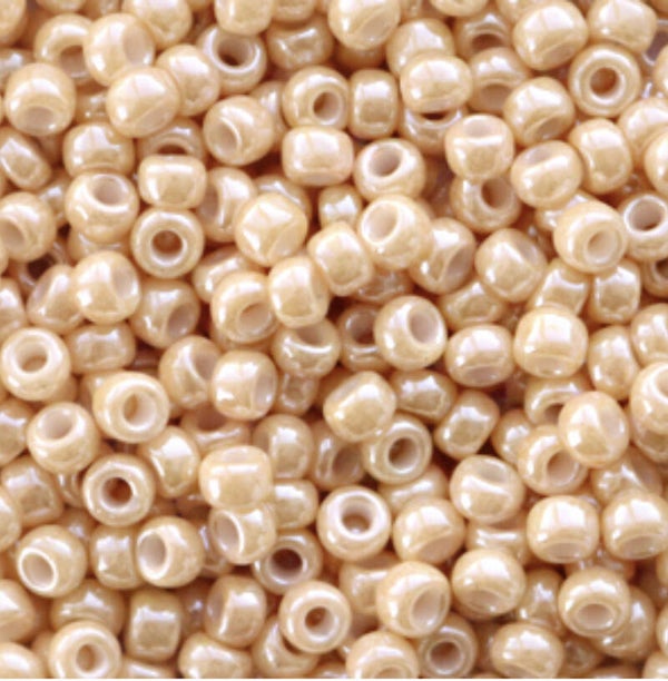 Miyuki 8/0 Ceylon light Caramel beige 8-593