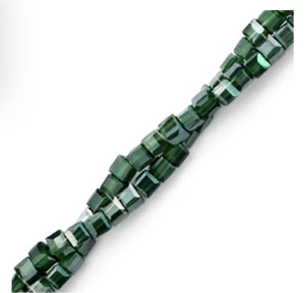 Facet kralen top quality  cube forrest green 2x2mm 90 stuks