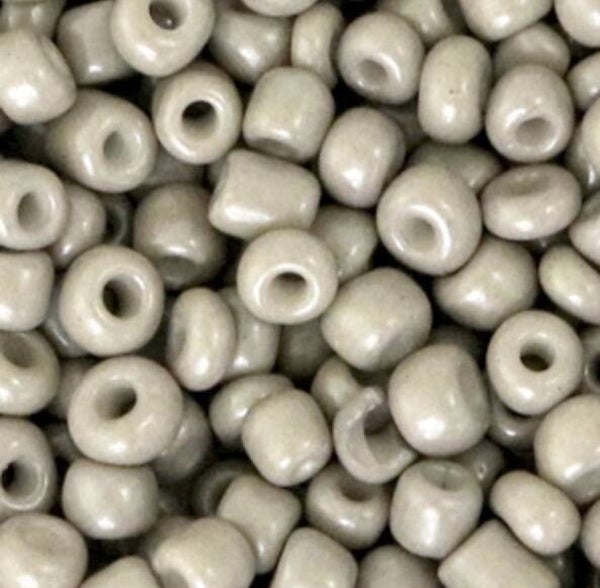 Rocailles 4mm Soft Taupe.