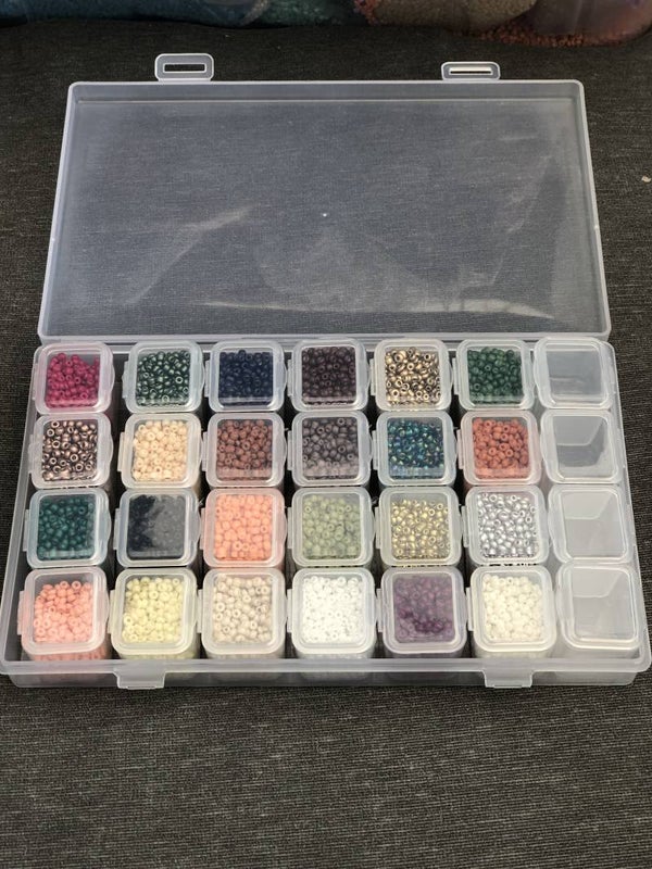 Rocailles 2mm herfst / winter kleuren pakket 28x10 gram inclusief bewaardoos.