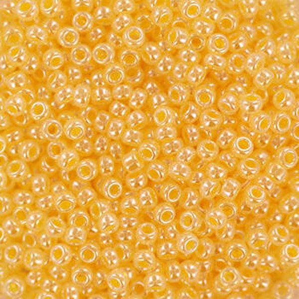 Miyuki 11-516 ceylon light daffodil 11/0