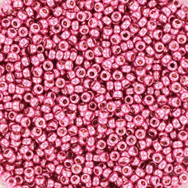 Miyuki 15-4210 Duracoat galvanized hot pink