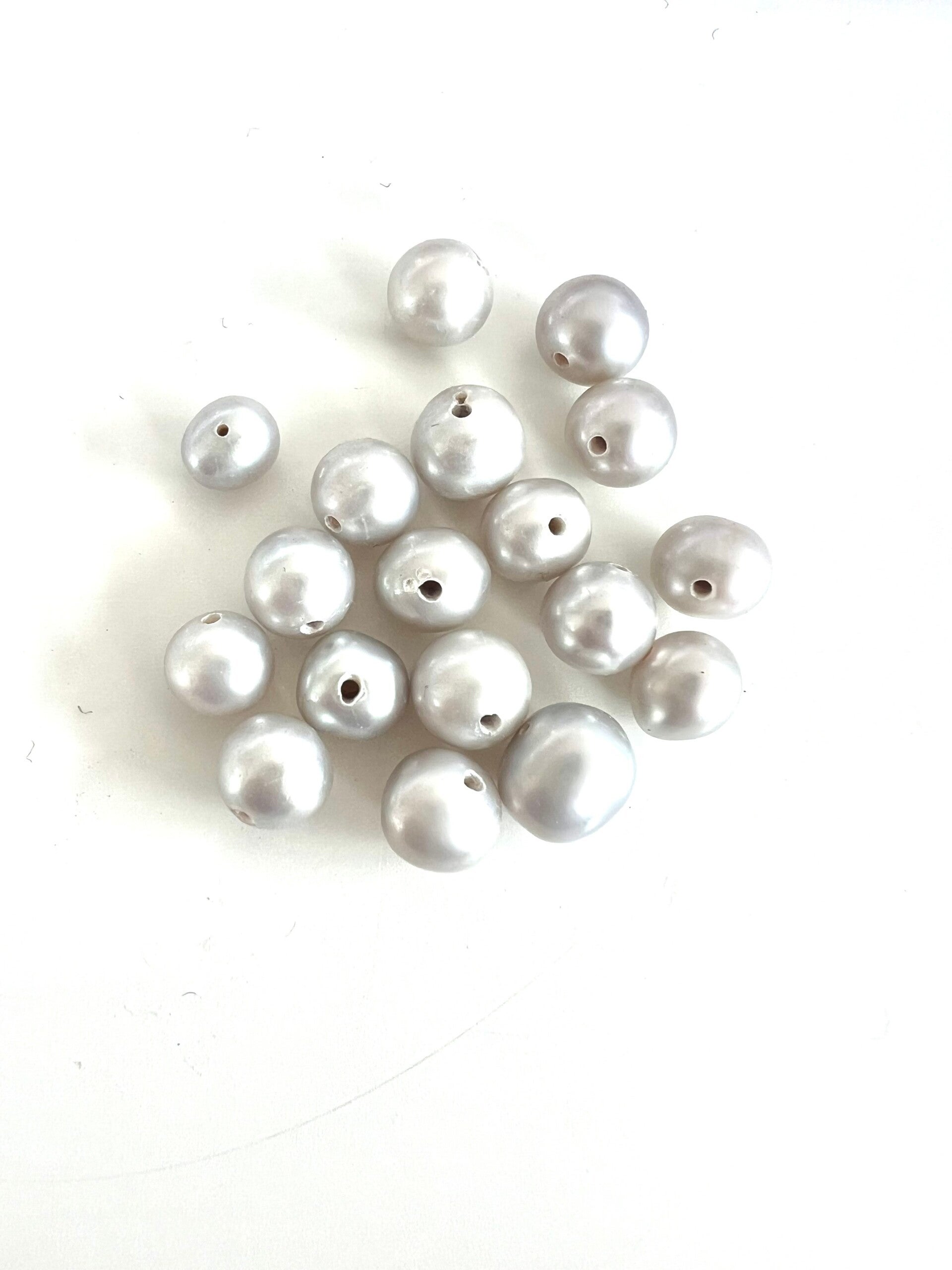 Zoetwater parels zilver - grijs 4-5mm rond