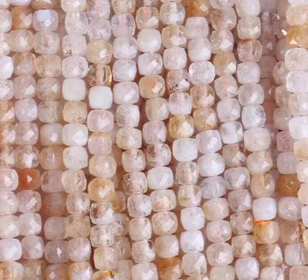 Natuursteen kralen cubes 4mm facet geslepen citrine