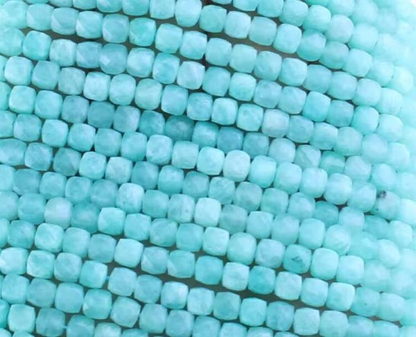 Natuursteen kralen facet cubes 4mm amazoniet helder blauw