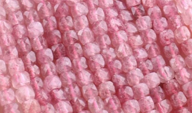 Natuursteen kralen 4mm facet cubes aardbeienkwarts