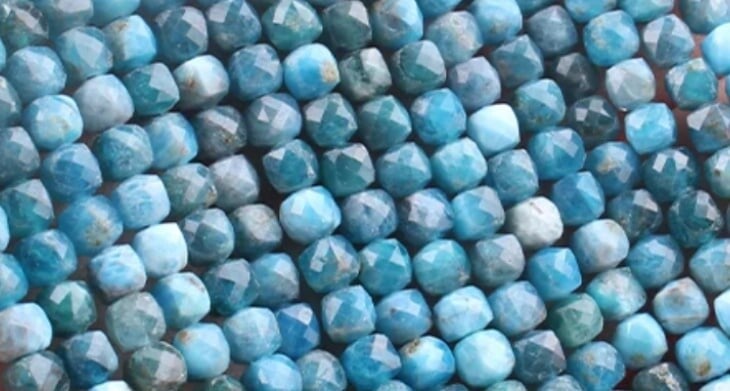 Natuursteen kralen 4mm facet cubes Apatiet