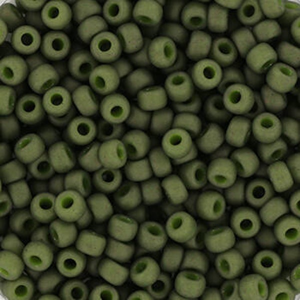 Miyuki 8-2318 Opaque matte olive
