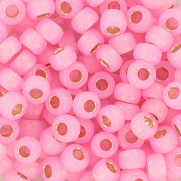 Miyuki rocailles 6/0 - silverlined dyed light pink  6-643