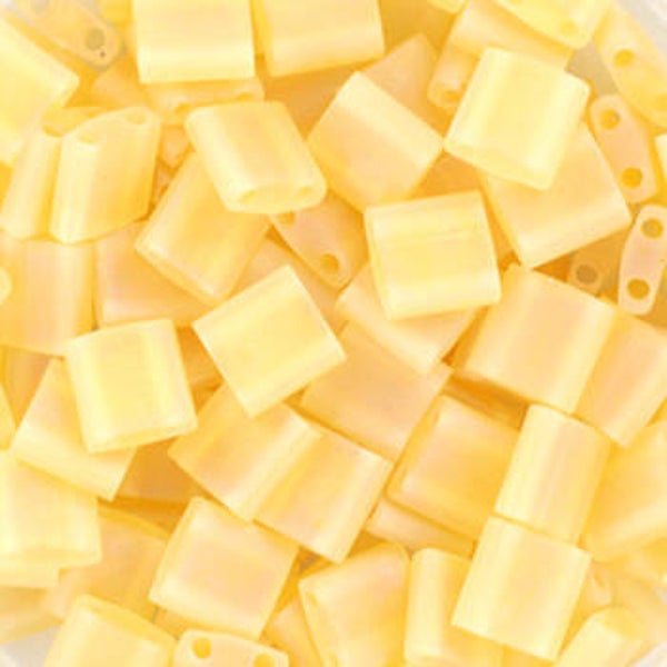 Miyuki tila 5x5mm transparant matte ab light topaz