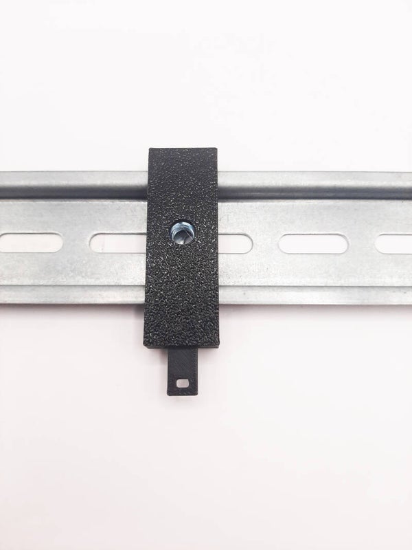 Mutterhalter für Hutschiene. M4-M6. 10 Stk