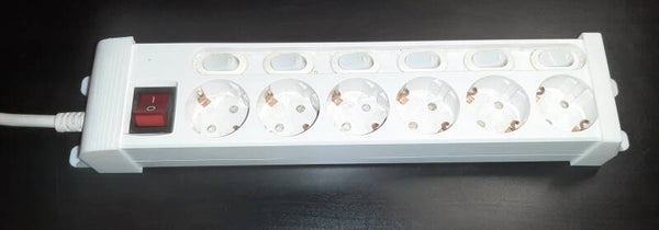 Halterung für Steckdosenleiste EASY HOME GT-SLE-02 Schwarz/Weiß