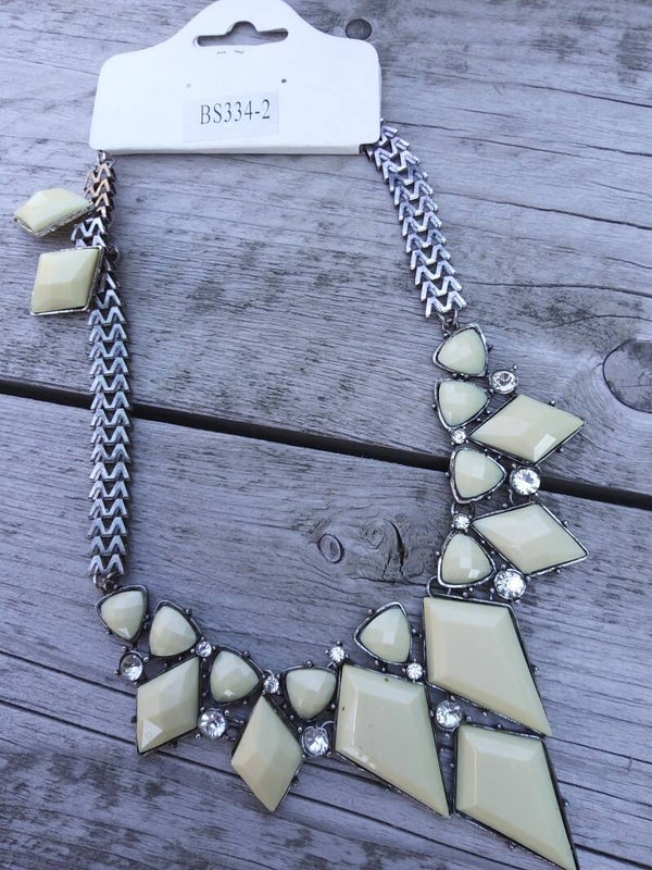 Ketting en oorbellen