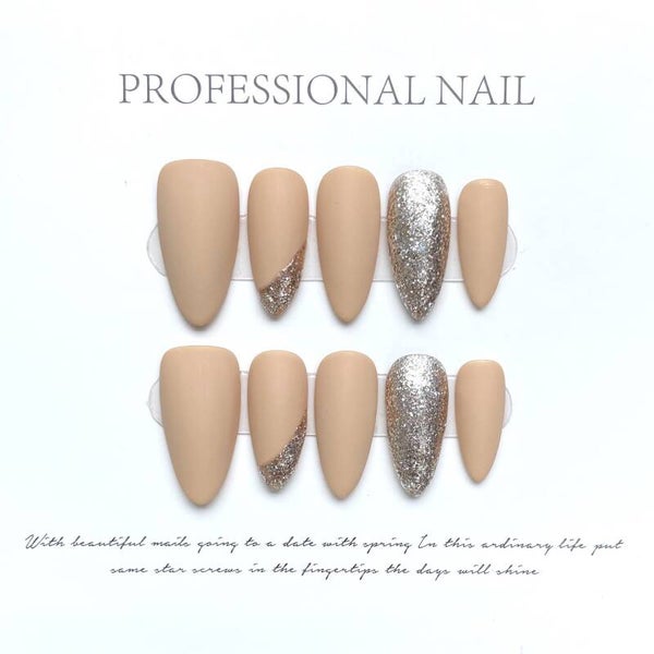 Handcrafted Press on Nails for Fall and Winter, Whitening Finished Product with Removable Press on Nails.