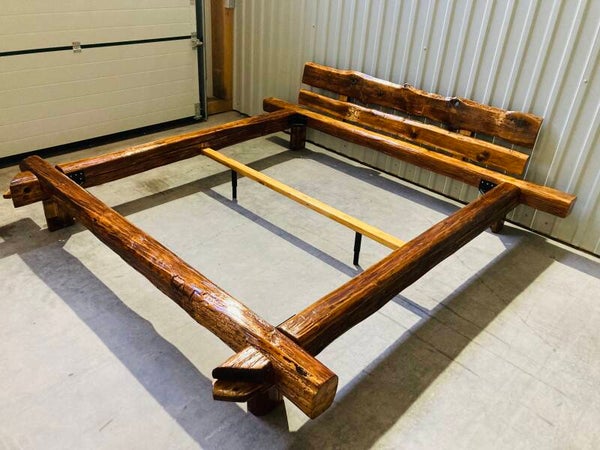 Doppelbett aus alten Balken, 180 x 200cm