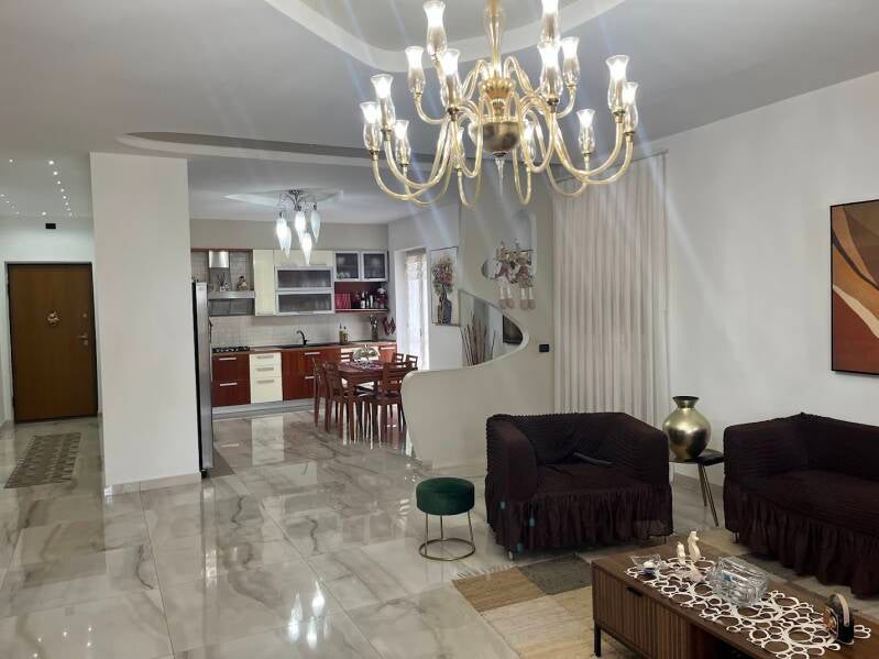 Terzigno, via Amati vendesi appartamento di 4 vani ed accessori di circa 130mq con ampio box. Euro  235.000,00
