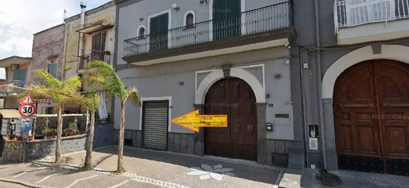 Boscoreale, zona Passanti fittasi locale commerciale 65 mq. Euro 600,00