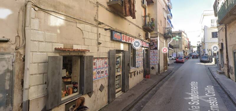 Boscoreale VENDESI/ FITTASI locale commerciale di circa 80mq. Euro 80.000,00