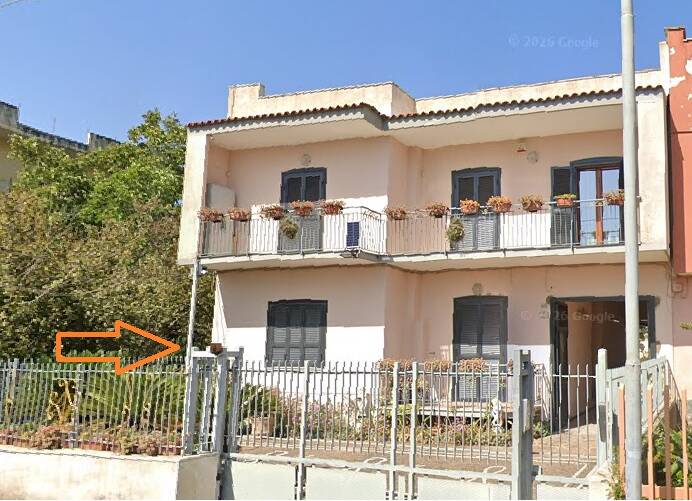 Boscoreale, zona Pellegrini, vendesi trilocale con giardino. Euro 190.000,00