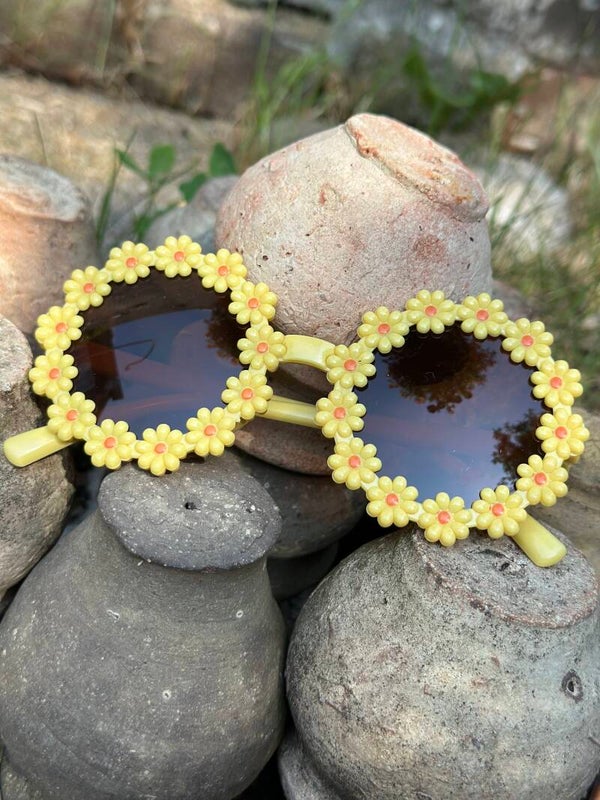 Flower power yellow