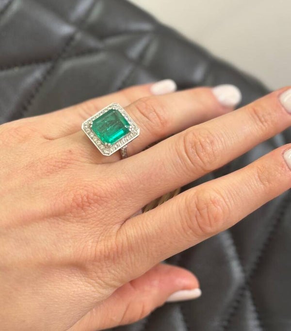 French 1960s Colombian Emerald and Diamond Ring in 18k White Gold