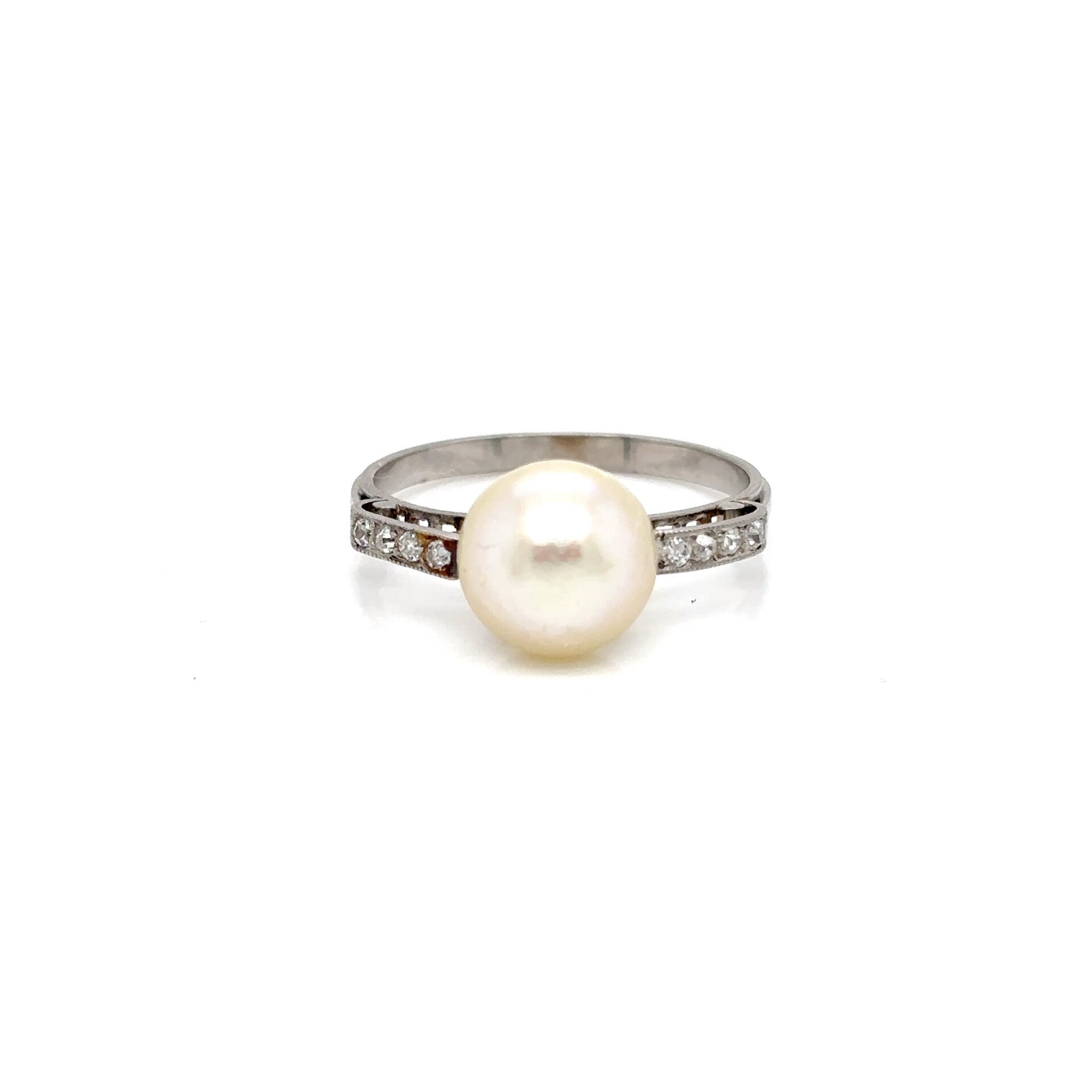 Fine Pearl Platinum Ring