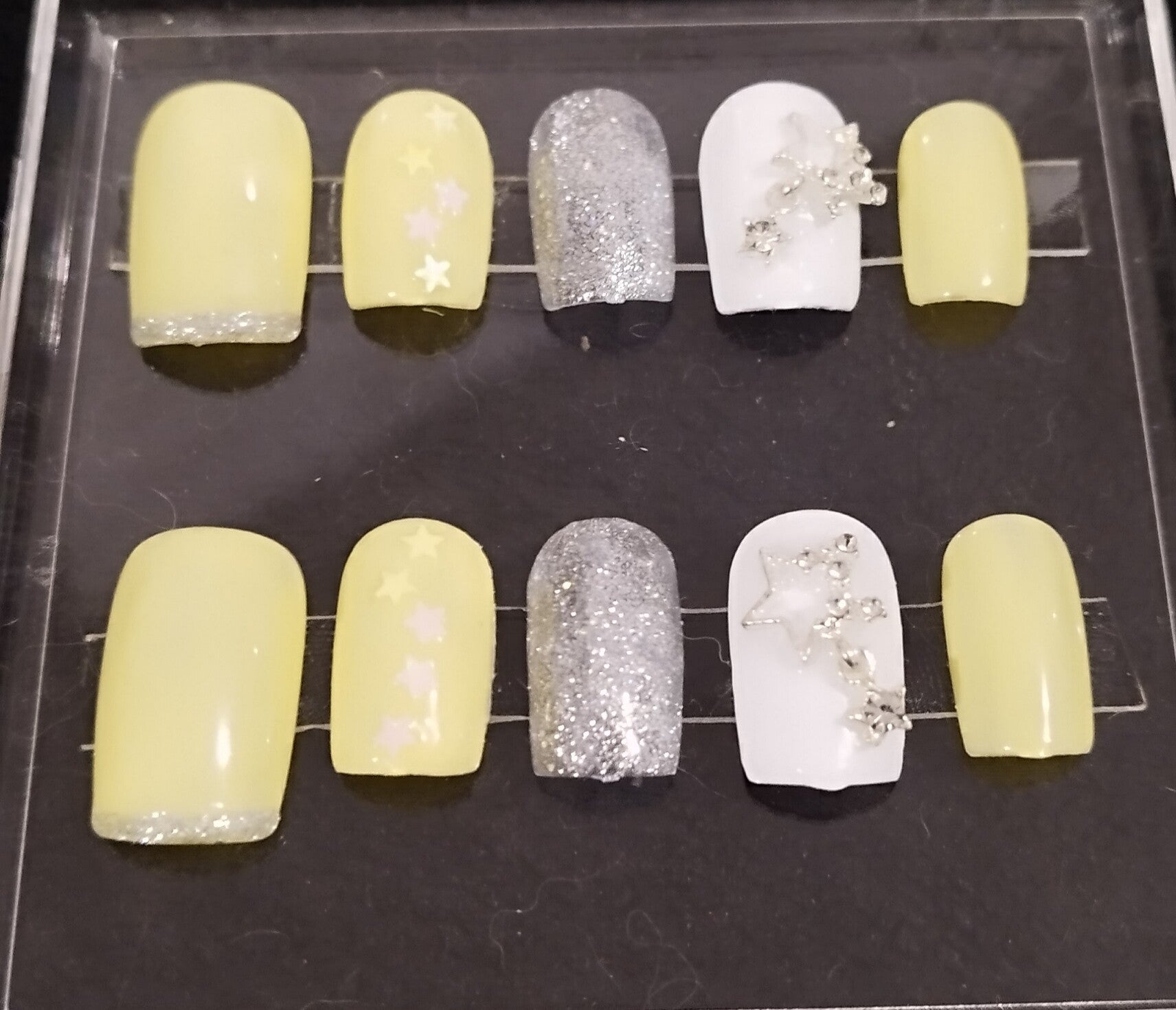Jaune pâle