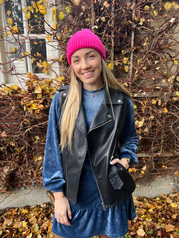 Beanie ‘TOO HOT’ Pink