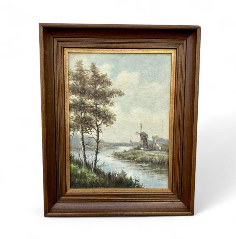 Klassiek olieverf schilderij van een waterlandschap met molens. Kunstenaar is H. C. Hokken