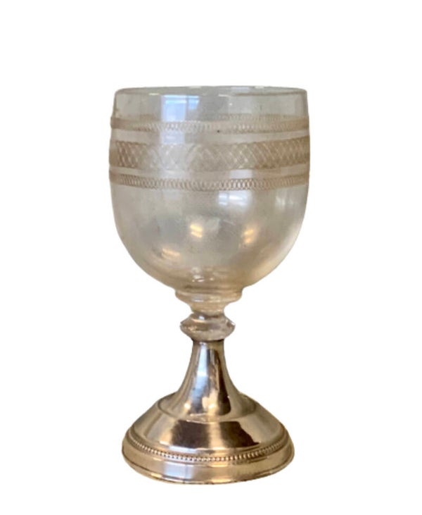 Antiek Gegraveerd Glas Op Zilveren Voet