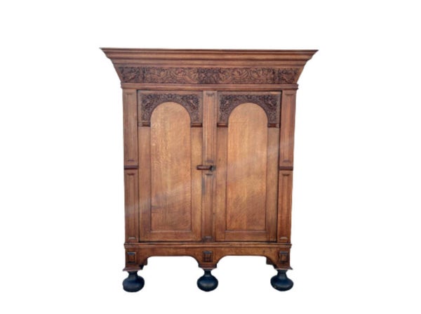 Antieke, Eikenhouten Utrechtse Toog Kast | Online-Antiques-Shop
