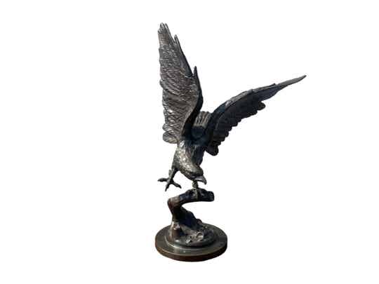 Bronzen beeld van een Adelaar